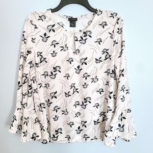 Ann Taylor Factory Cream White Floral Blouse Bell Sleeve Keyhole Neckline: Small
